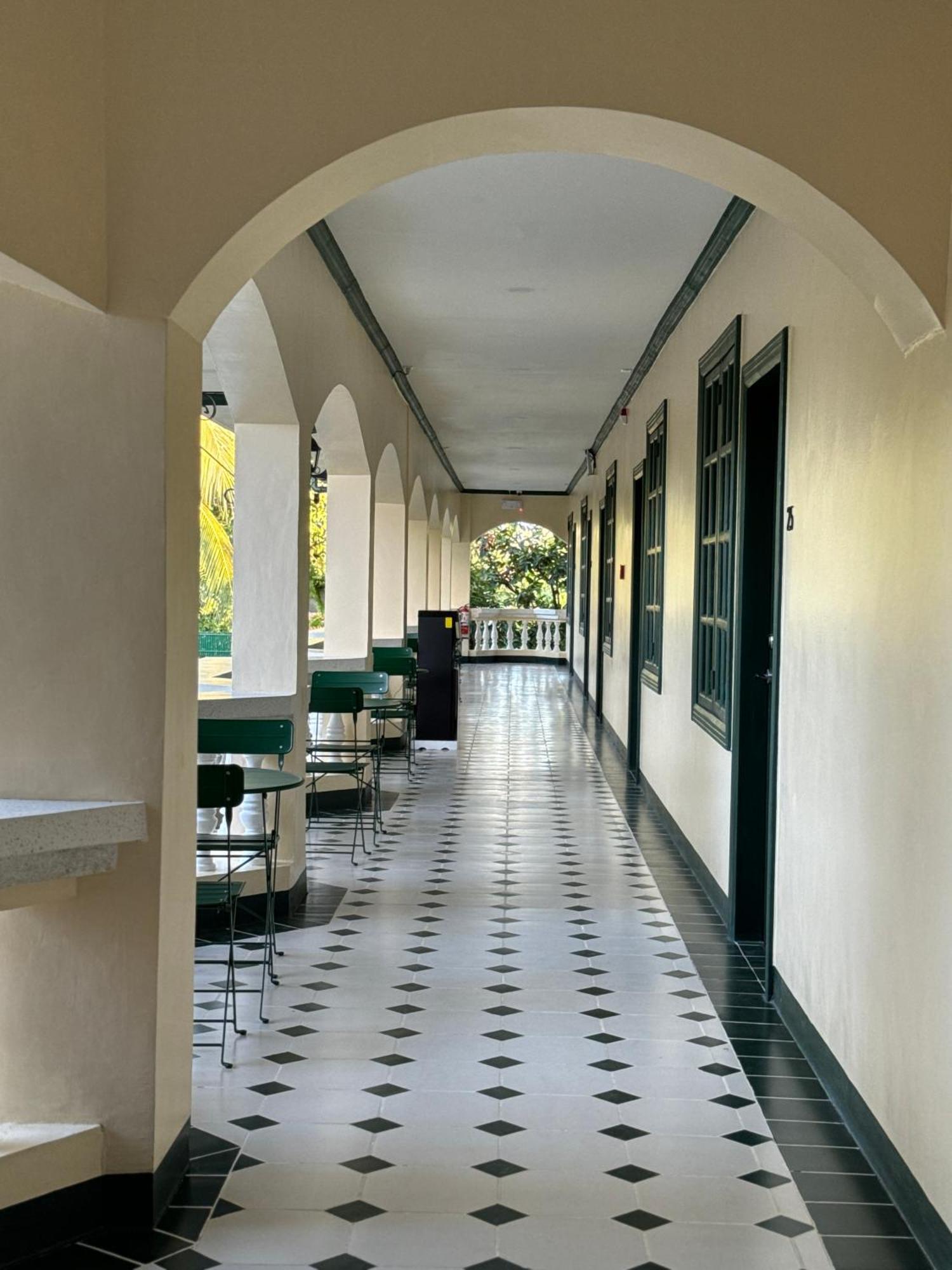 La Planta Hotel&Restaurant, Inc. Bais Exterior foto