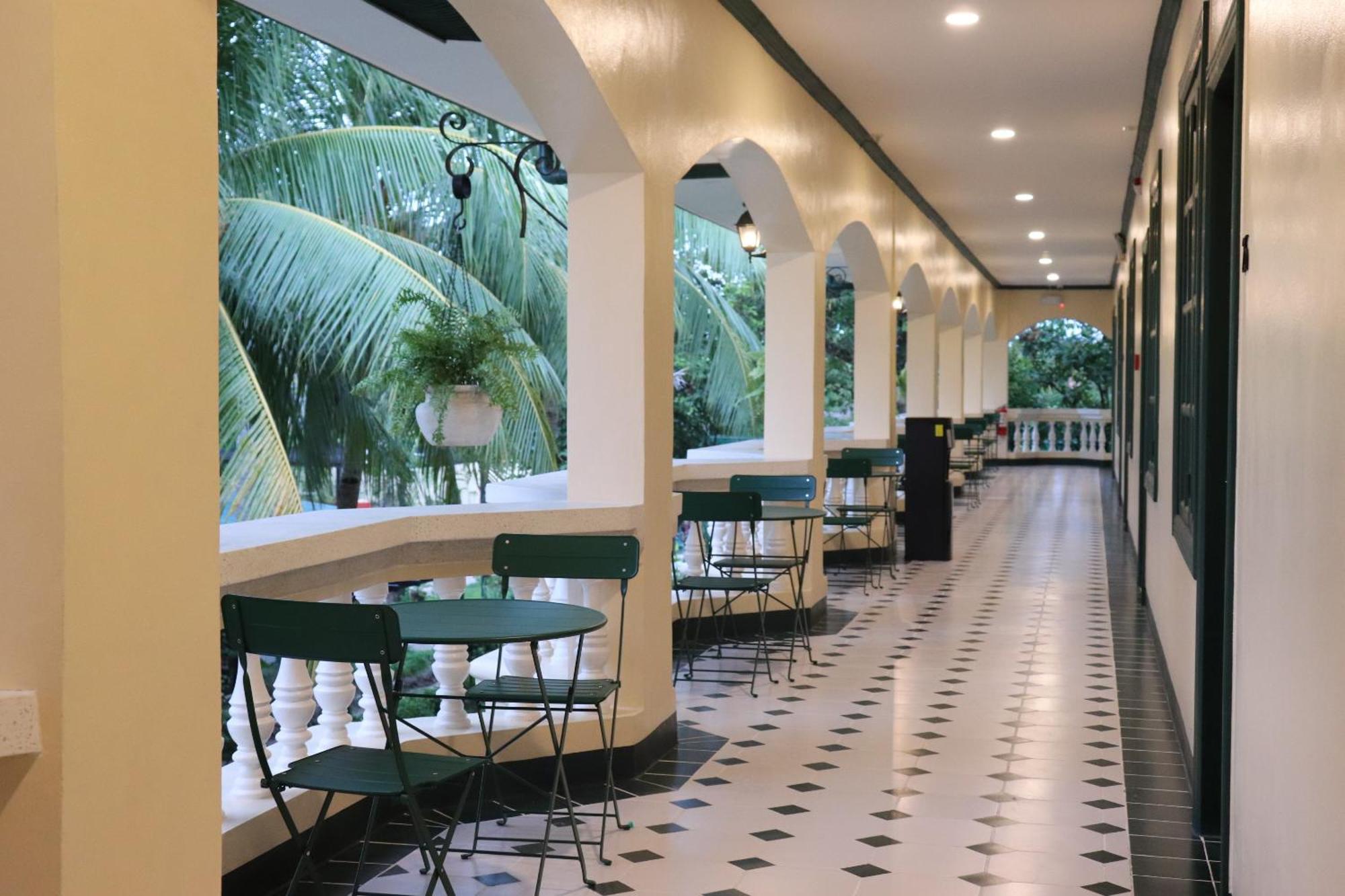 La Planta Hotel&Restaurant, Inc. Bais Exterior foto