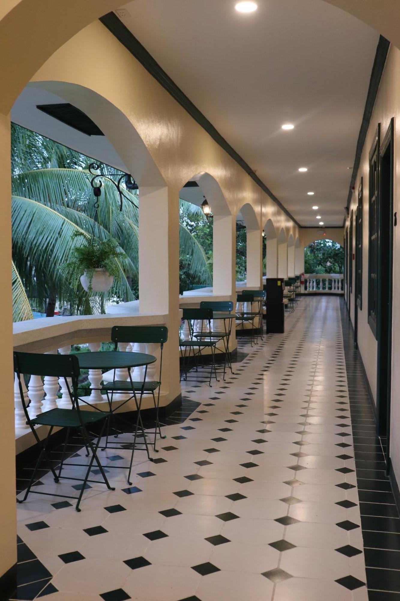 La Planta Hotel&Restaurant, Inc. Bais Exterior foto
