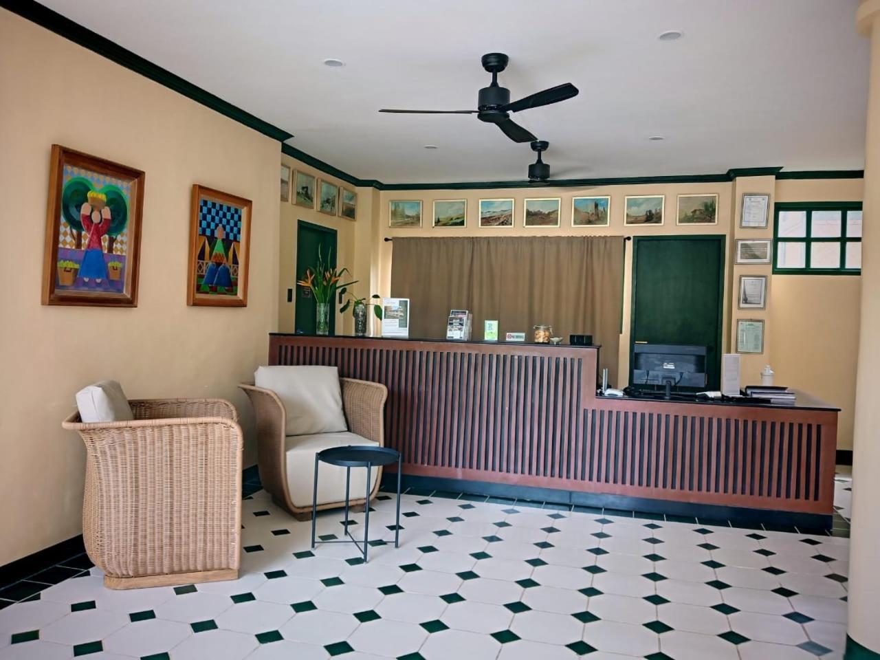La Planta Hotel&Restaurant, Inc. Bais Exterior foto
